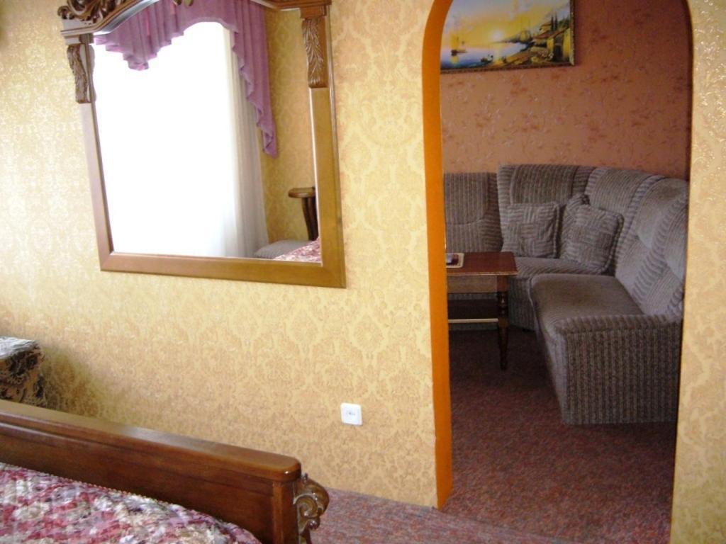 Hotel Profspilkovyi Łuck Zewnętrze zdjęcie