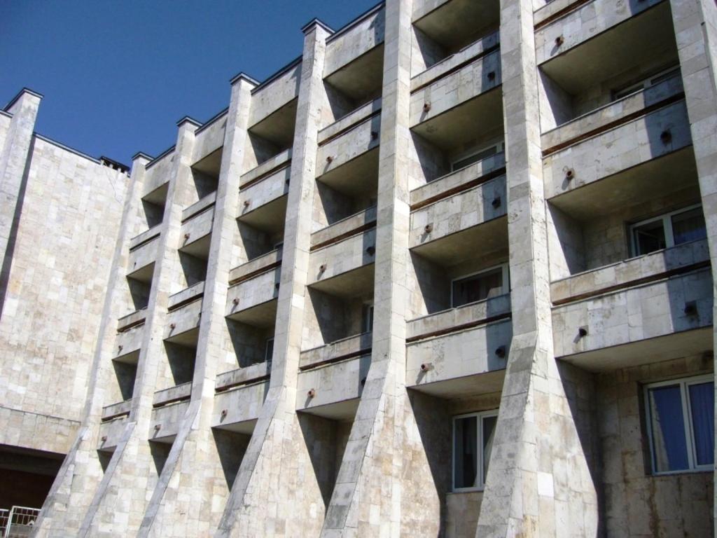 Hotel Profspilkovyi Łuck Zewnętrze zdjęcie