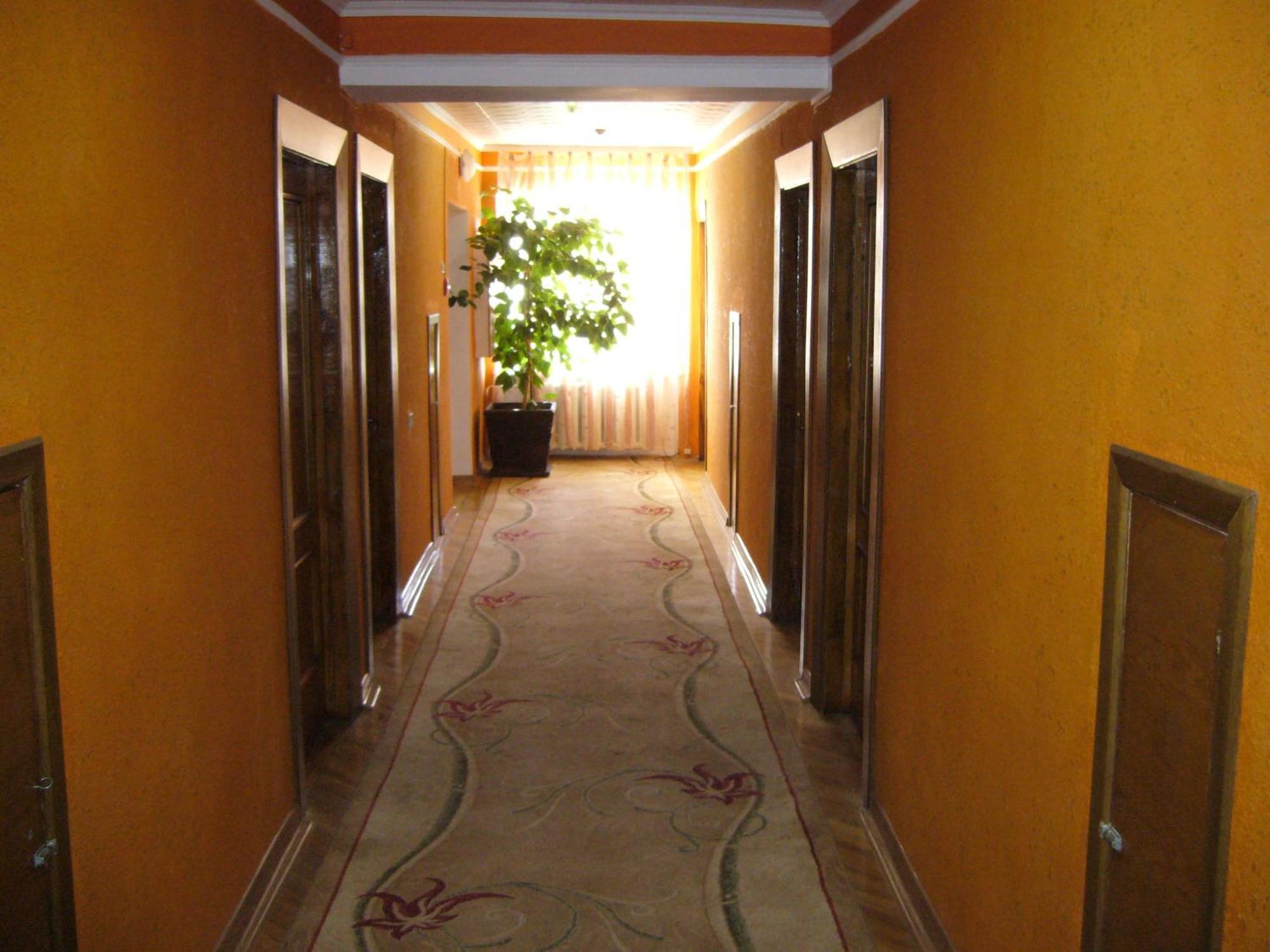 Hotel Profspilkovyi Łuck Zewnętrze zdjęcie