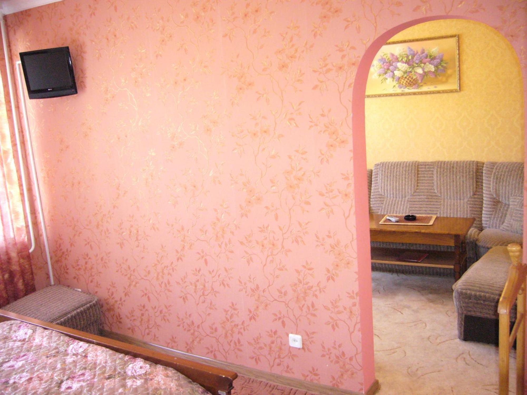 Hotel Profspilkovyi Łuck Zewnętrze zdjęcie