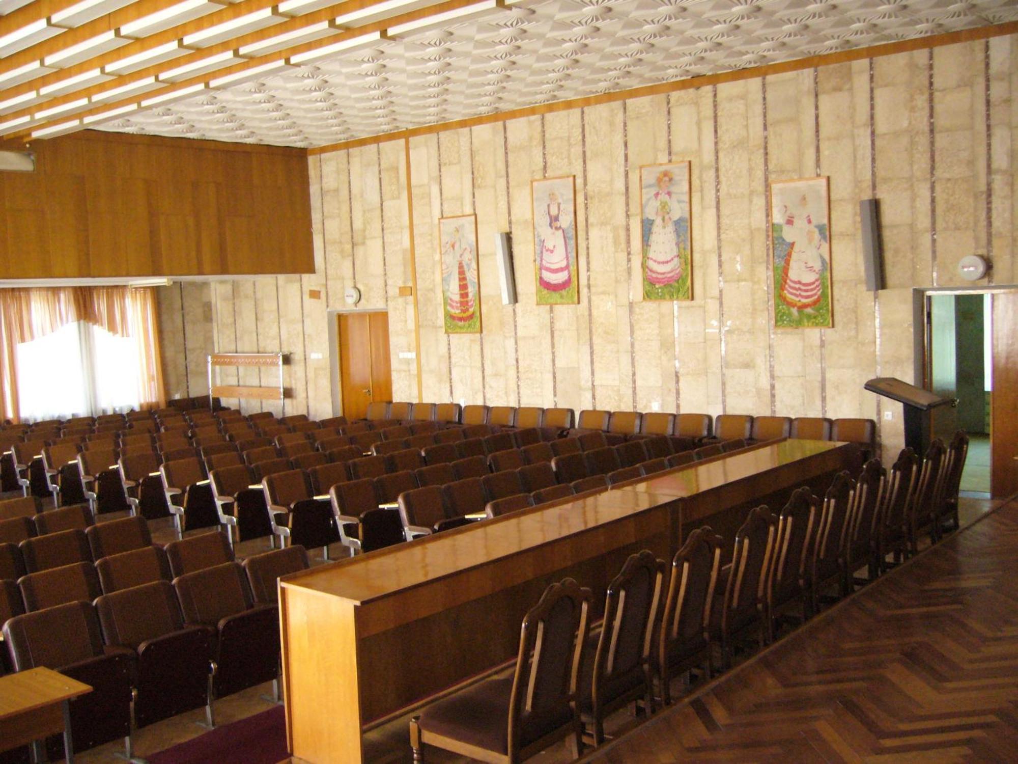 Hotel Profspilkovyi Łuck Zewnętrze zdjęcie