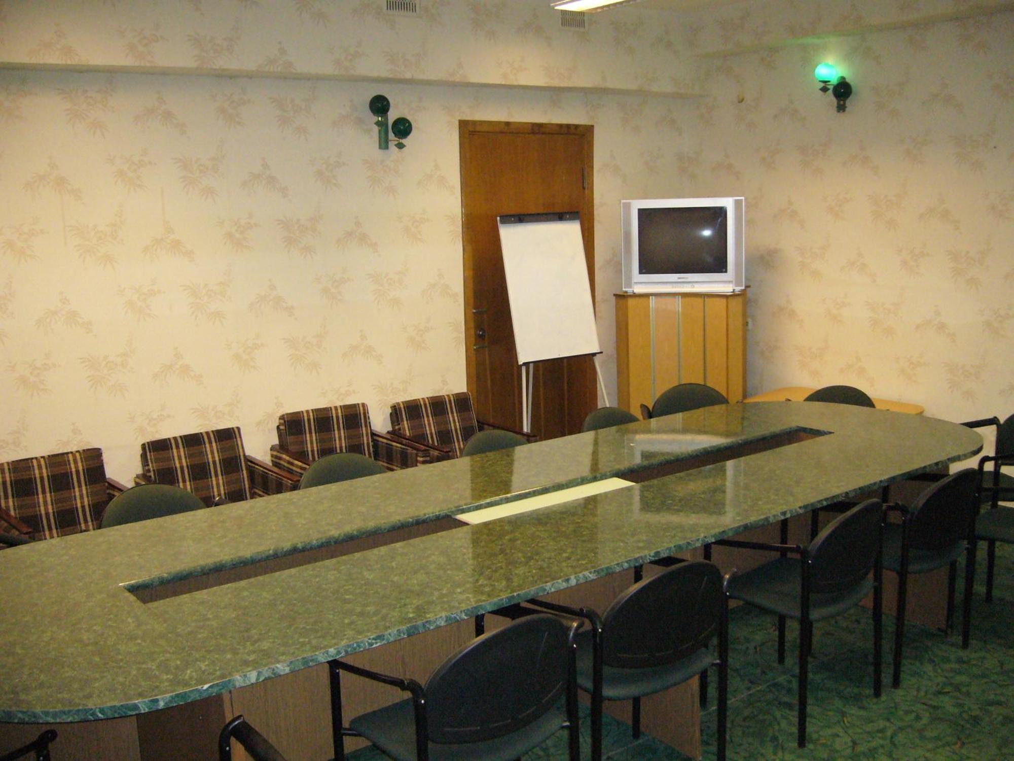 Hotel Profspilkovyi Łuck Zewnętrze zdjęcie