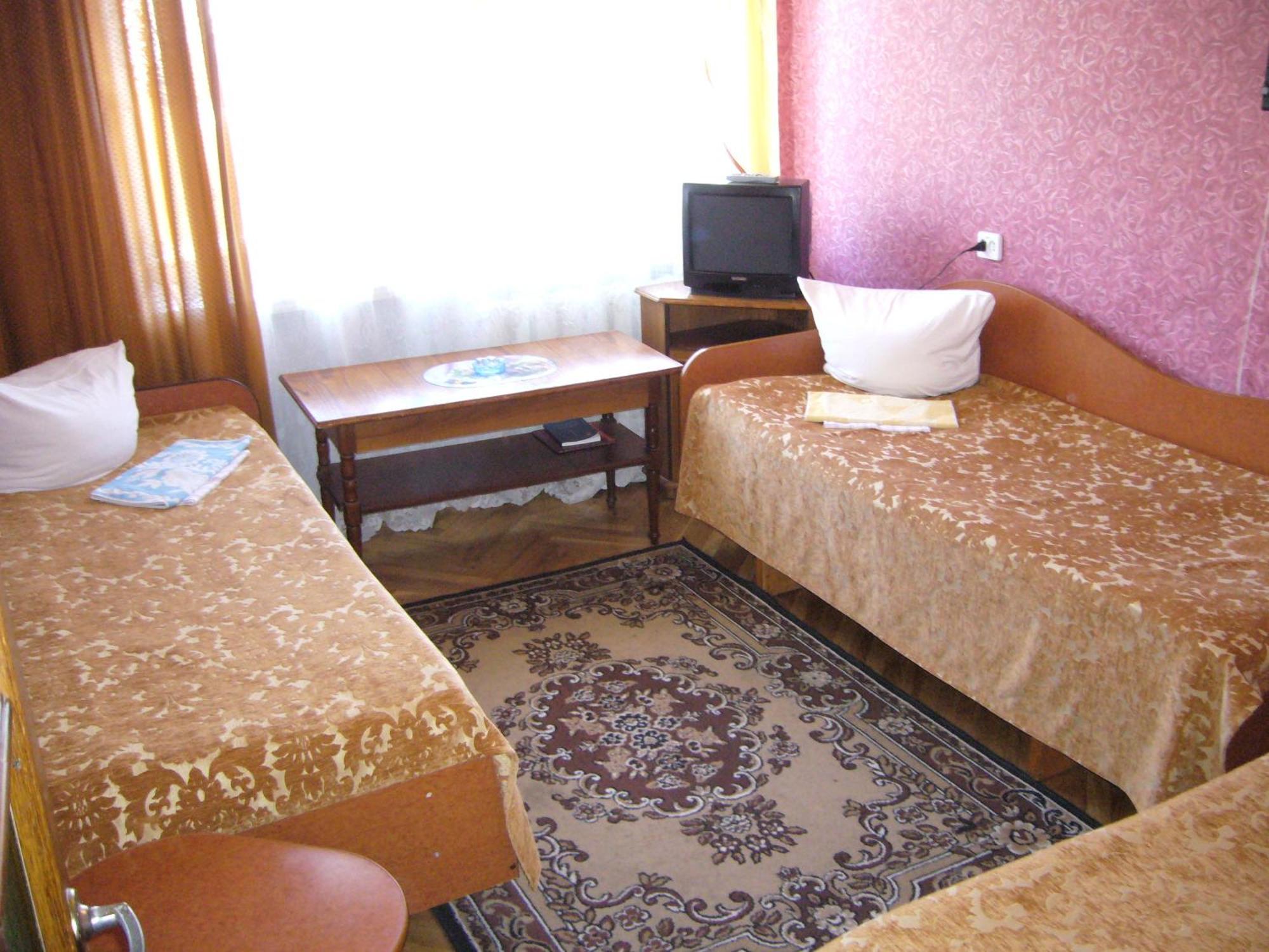 Hotel Profspilkovyi Łuck Zewnętrze zdjęcie